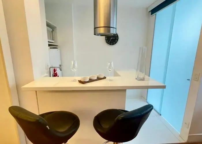 Studio No Arpoador A 2 Minutos Da Praia Fo240-303